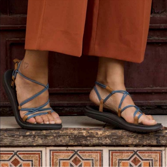 teva voya infinity sandals